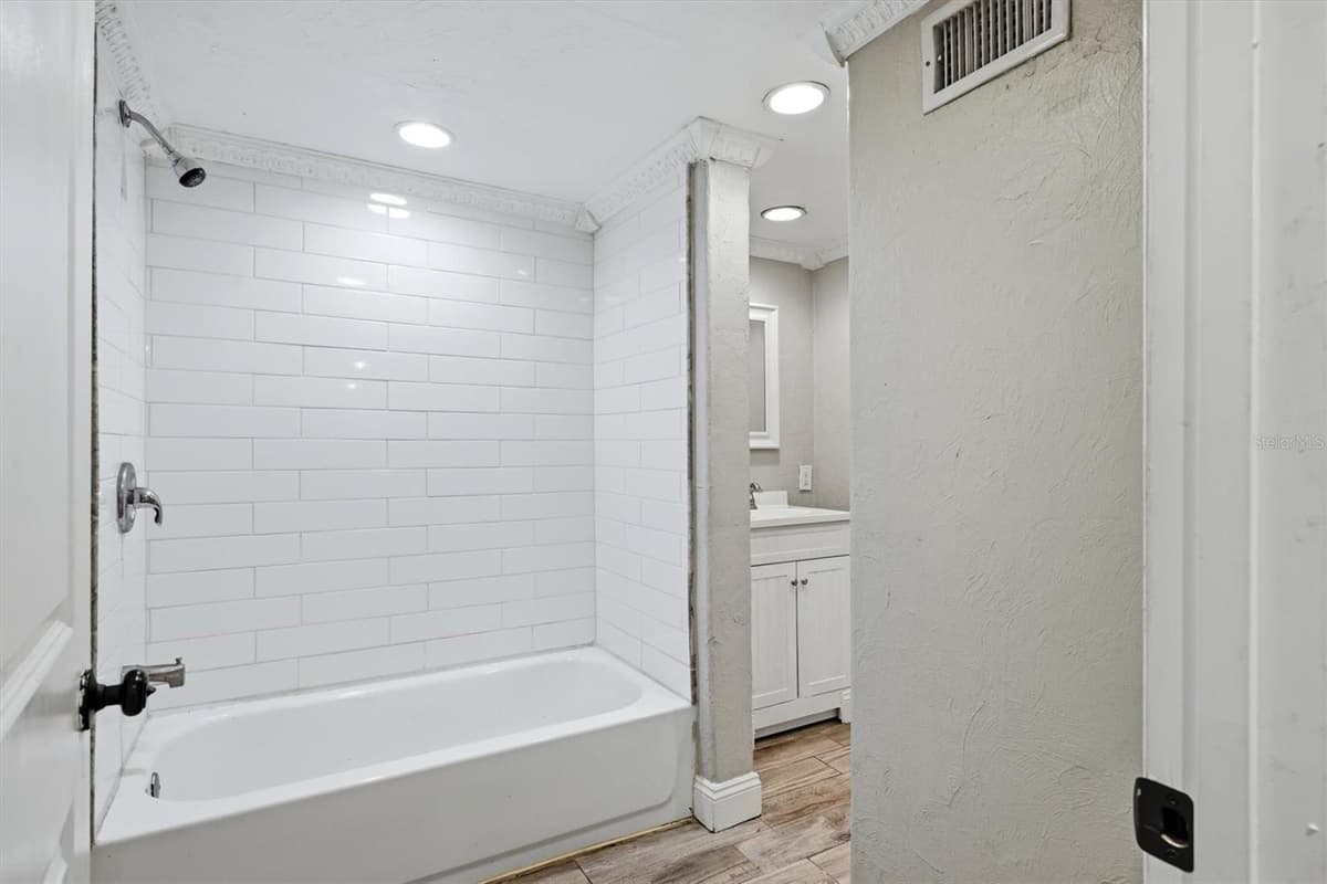 2611 223RD STREET — photo 37 of 54