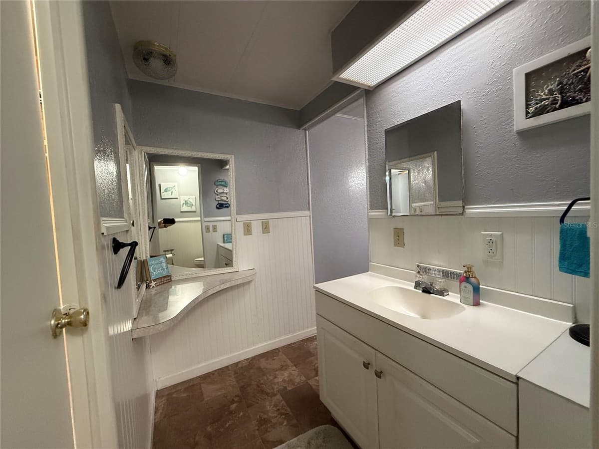 48 BOBWHITE ROAD — photo 15 of 39