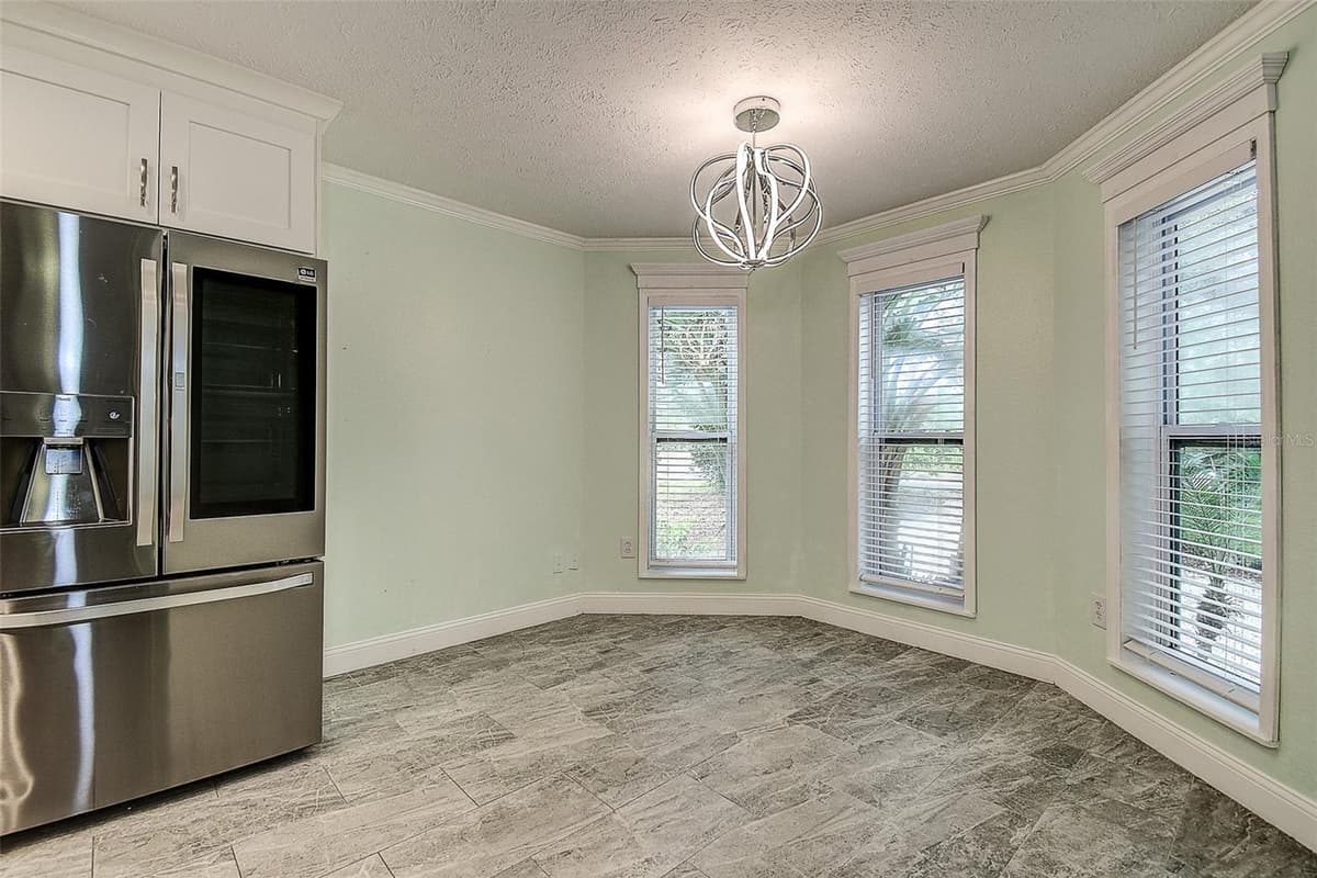 510 WIDEVIEW AVENUE — photo 10 of 50