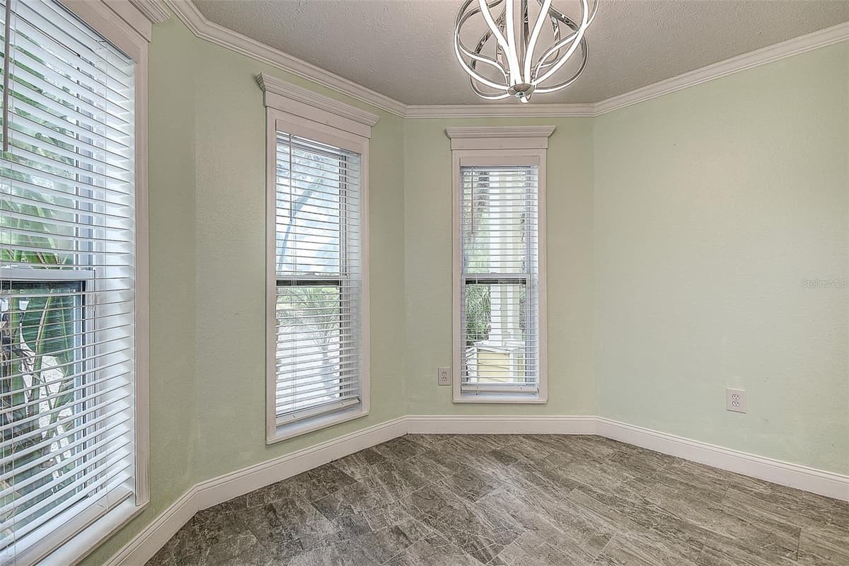 510 WIDEVIEW AVENUE — photo 11 of 50