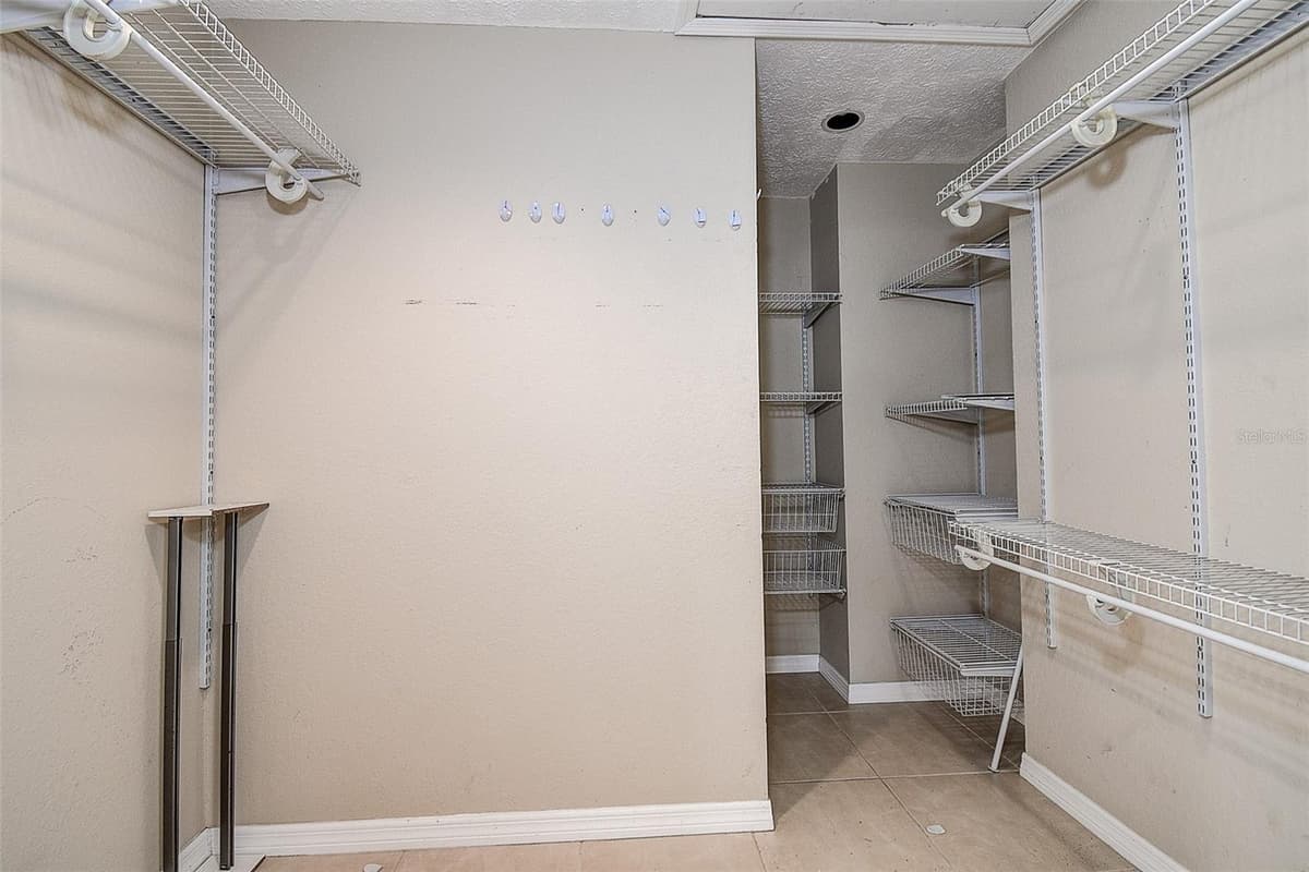 510 WIDEVIEW AVENUE — photo 28 of 50