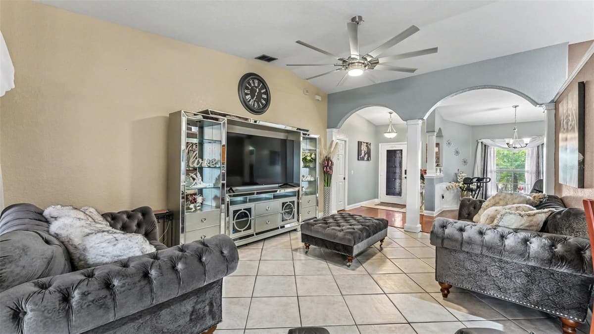 104 BENTLEY OAKS BOULEVARD — photo 21 of 47