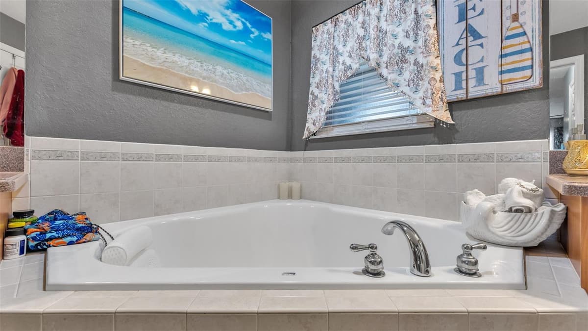 104 BENTLEY OAKS BOULEVARD — photo 13 of 47