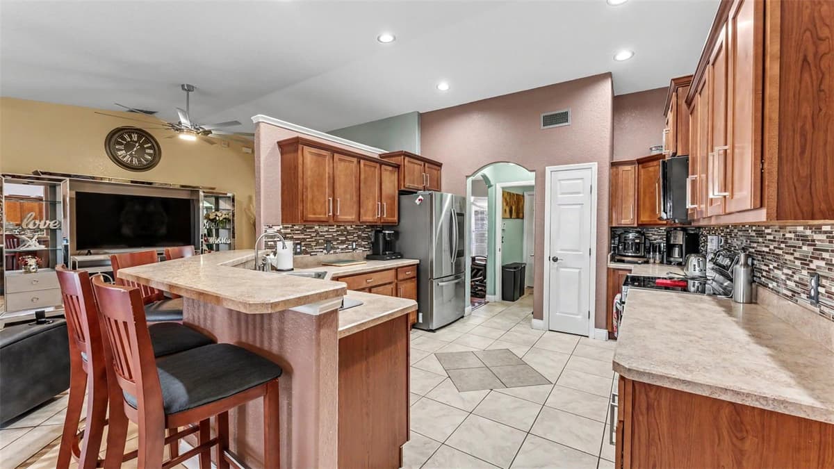 104 BENTLEY OAKS BOULEVARD — photo 28 of 47