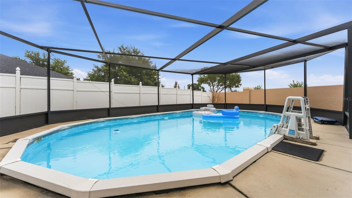 104 BENTLEY OAKS BOULEVARD — photo 44 of 47