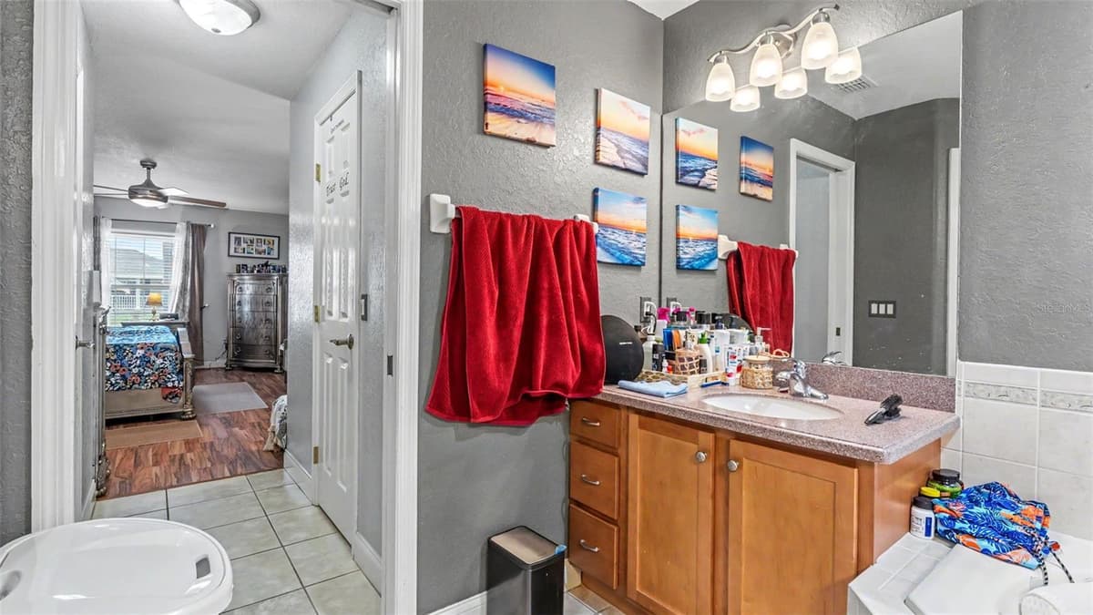 104 BENTLEY OAKS BOULEVARD — photo 12 of 47