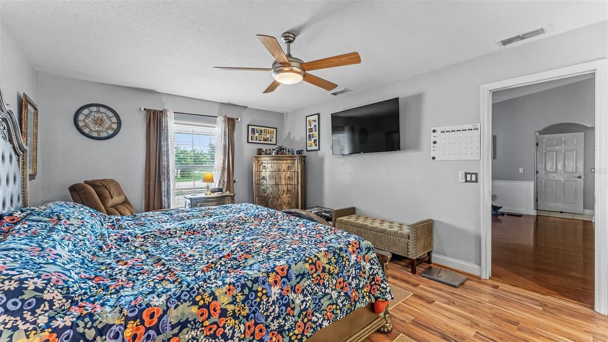 104 BENTLEY OAKS BOULEVARD — photo 9 of 47