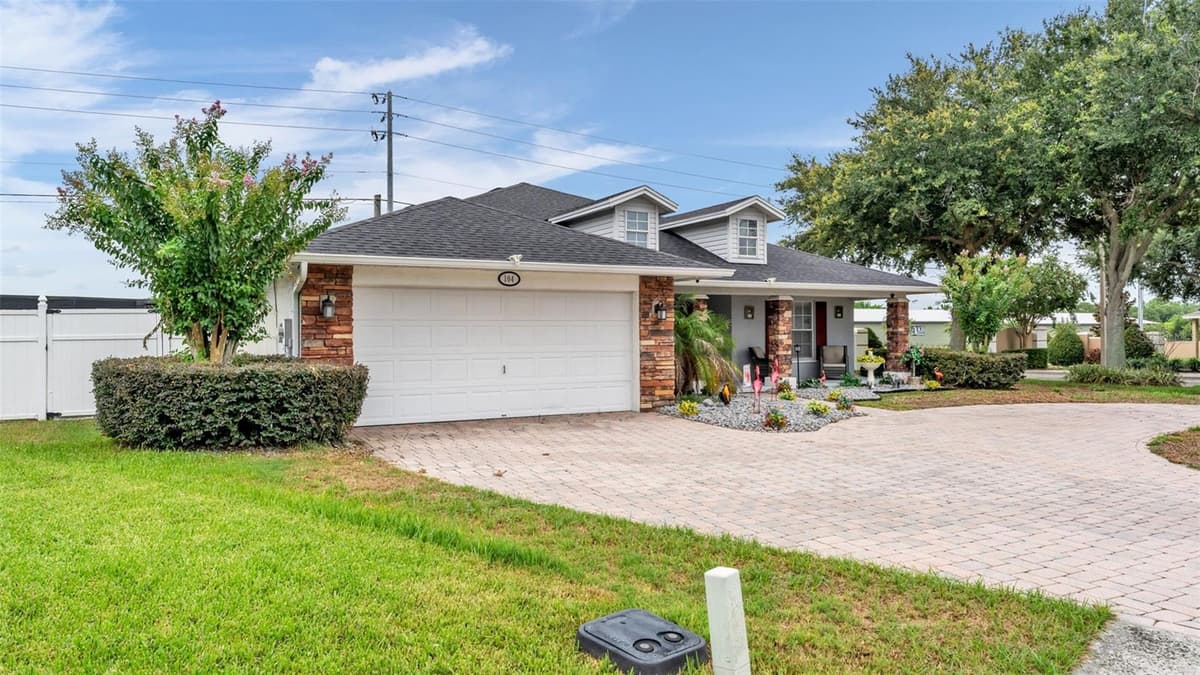 104 BENTLEY OAKS BOULEVARD — photo 3 of 47