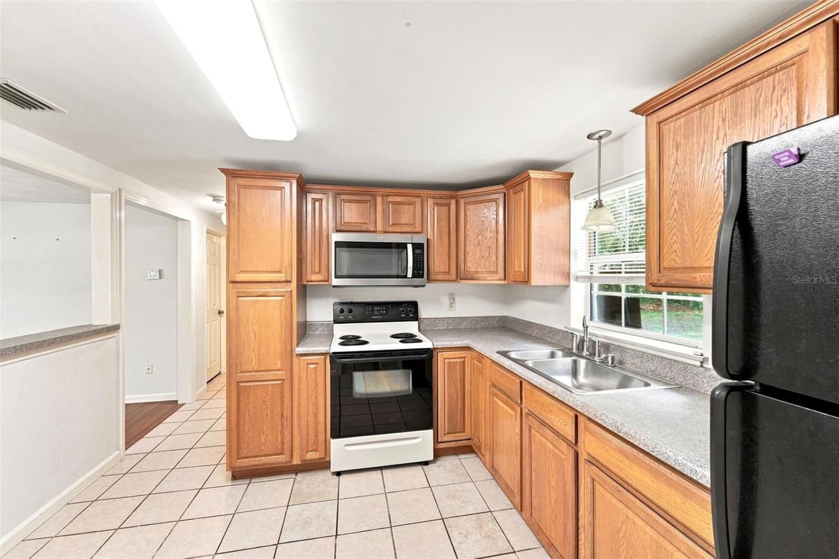44 VOLUSIA DRIVE — photo 12 of 34
