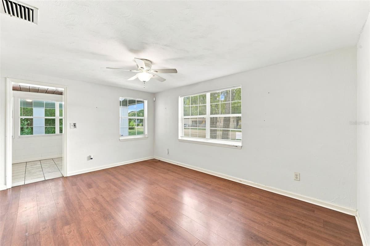 44 VOLUSIA DRIVE — photo 8 of 34