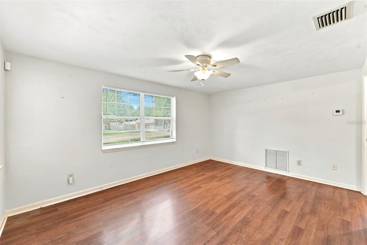 44 VOLUSIA DRIVE — photo 5 of 34
