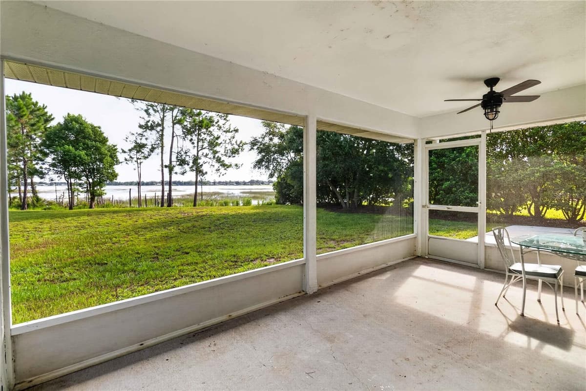 2562 TRAVIDA DRIVE — photo 30 of 50
