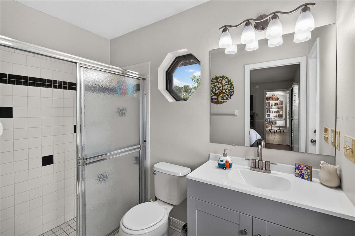 2562 TRAVIDA DRIVE — photo 22 of 50