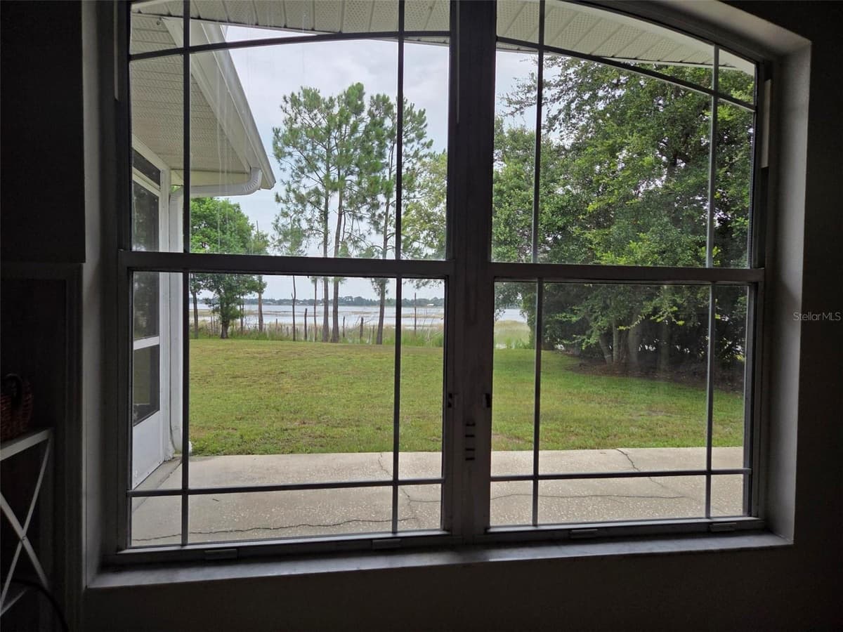 2562 TRAVIDA DRIVE — photo 17 of 50