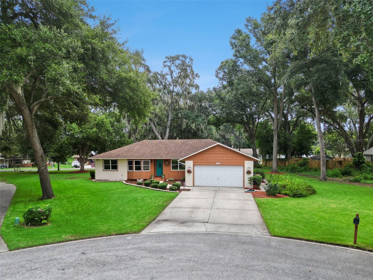 480 LAKE FOREST CIRCLE — photo 3 of 44