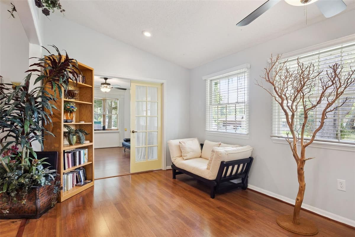 480 LAKE FOREST CIRCLE — photo 31 of 44