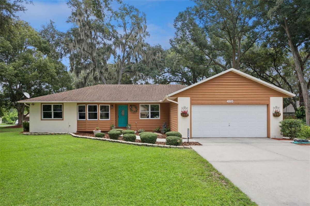 480 LAKE FOREST CIRCLE — photo 1 of 44