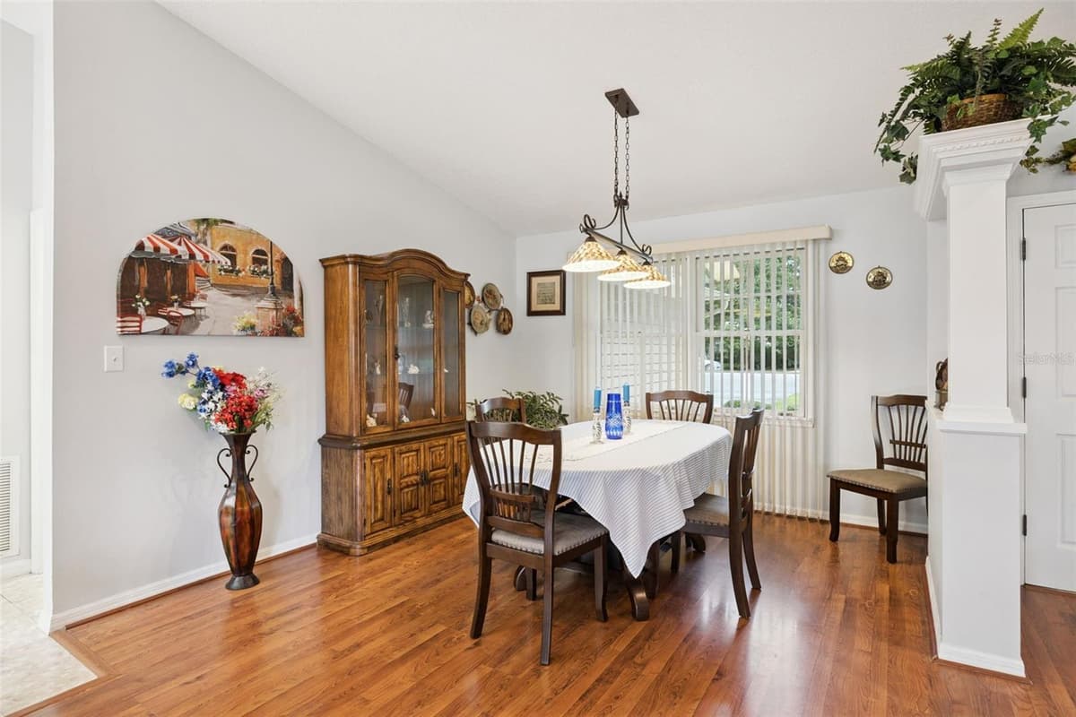 480 LAKE FOREST CIRCLE — photo 11 of 44