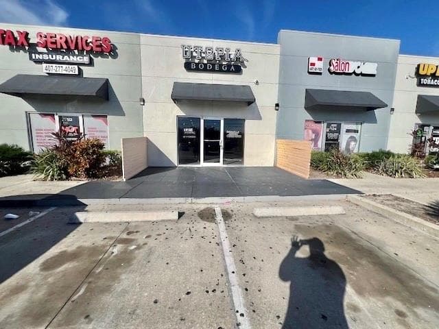 3900 GOLDENROD ROAD — photo 2 of 13