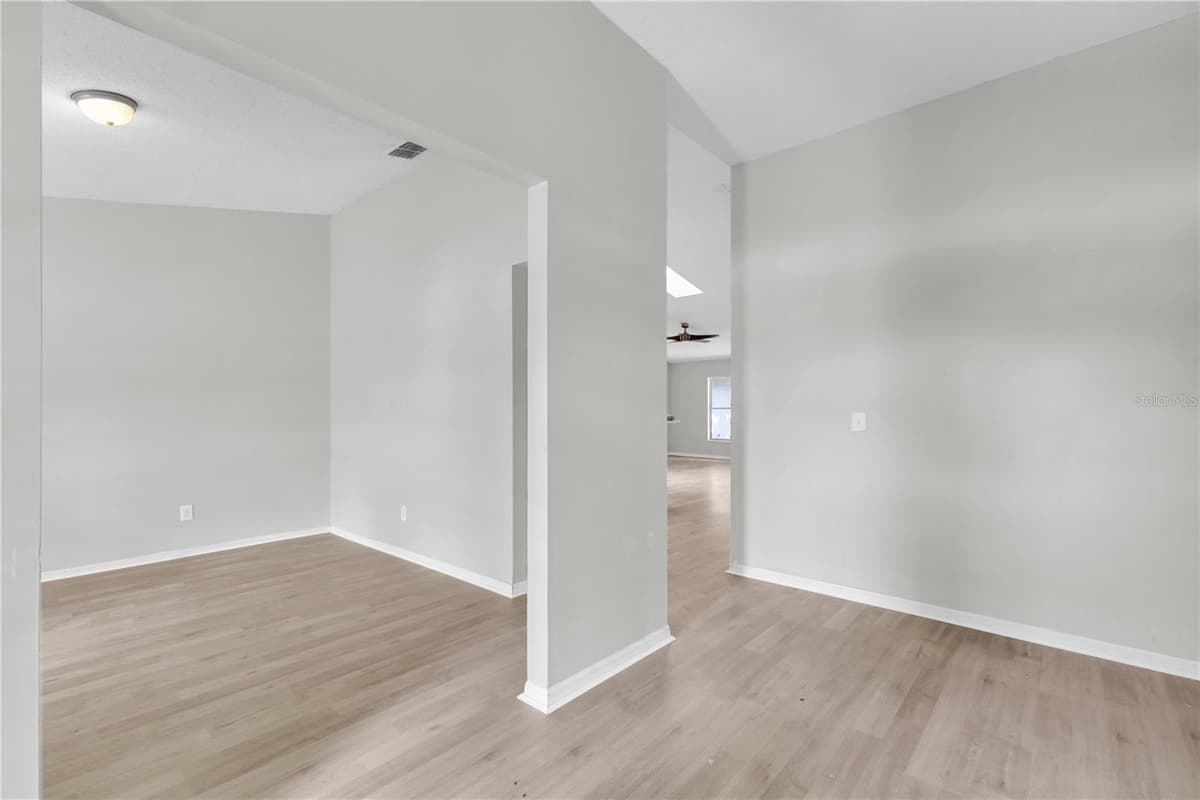 2752 JULIET DRIVE — photo 7 of 41