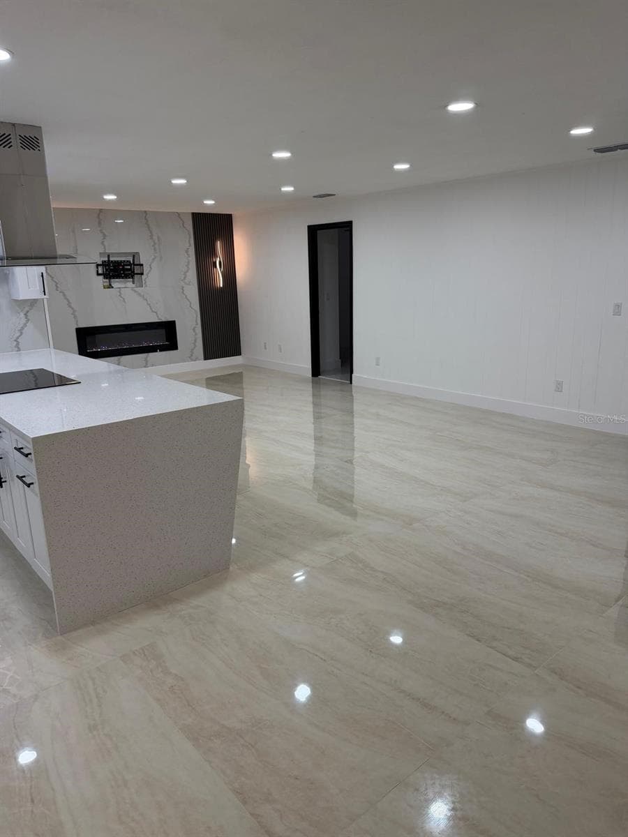 5136 NADINE STREET — photo 8 of 51