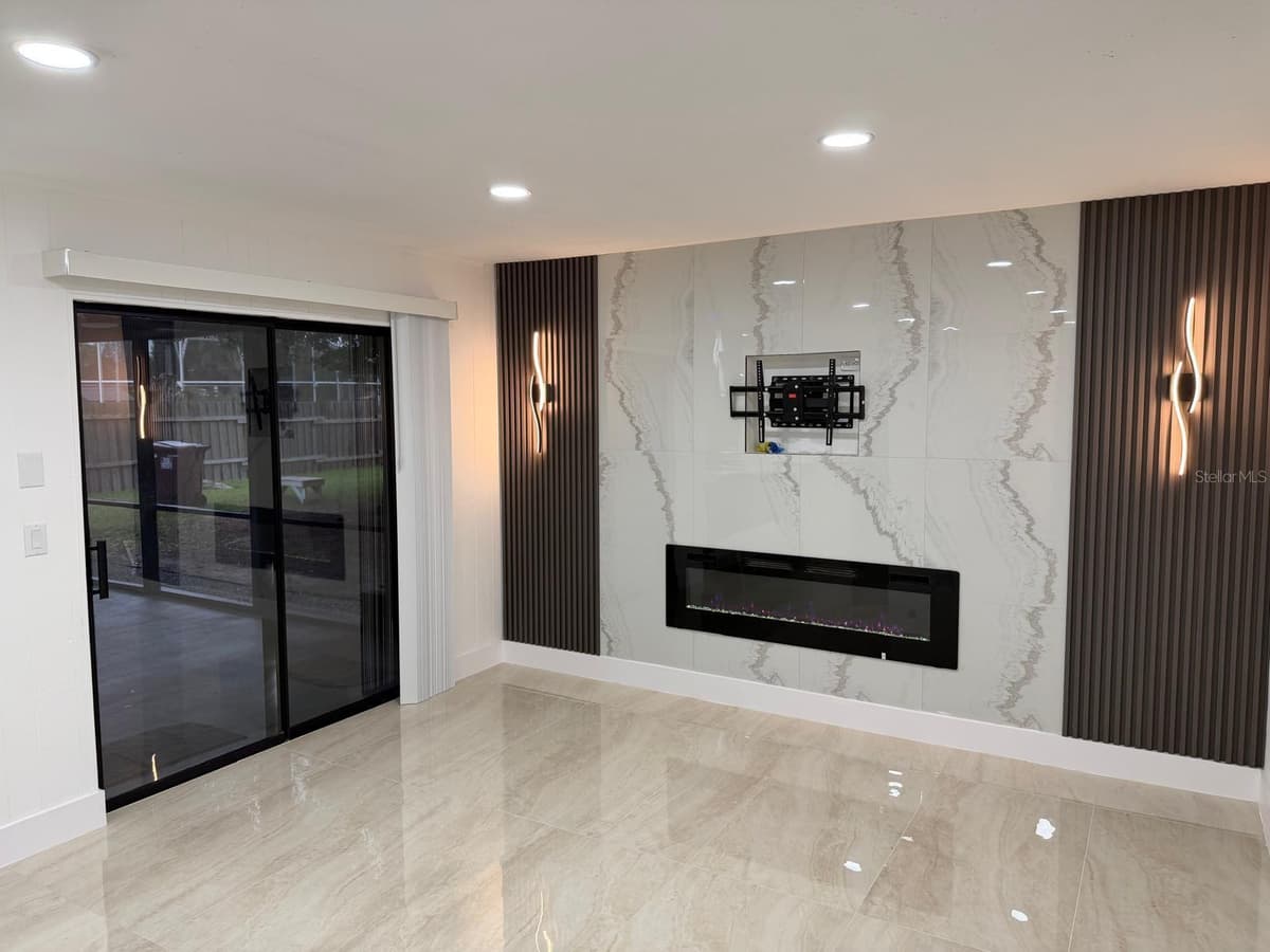 5136 NADINE STREET — photo 13 of 51