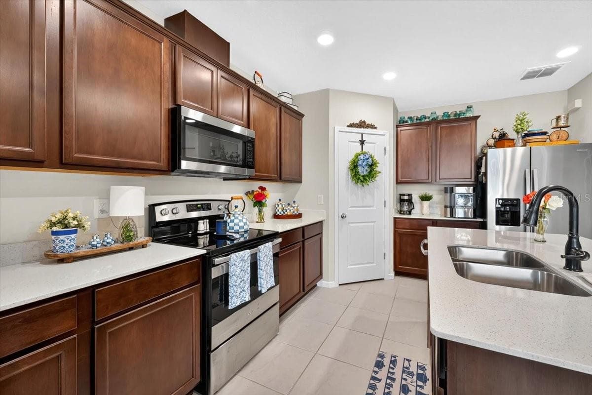 5461 KEATON SPRINGS DRIVE — photo 19 of 42