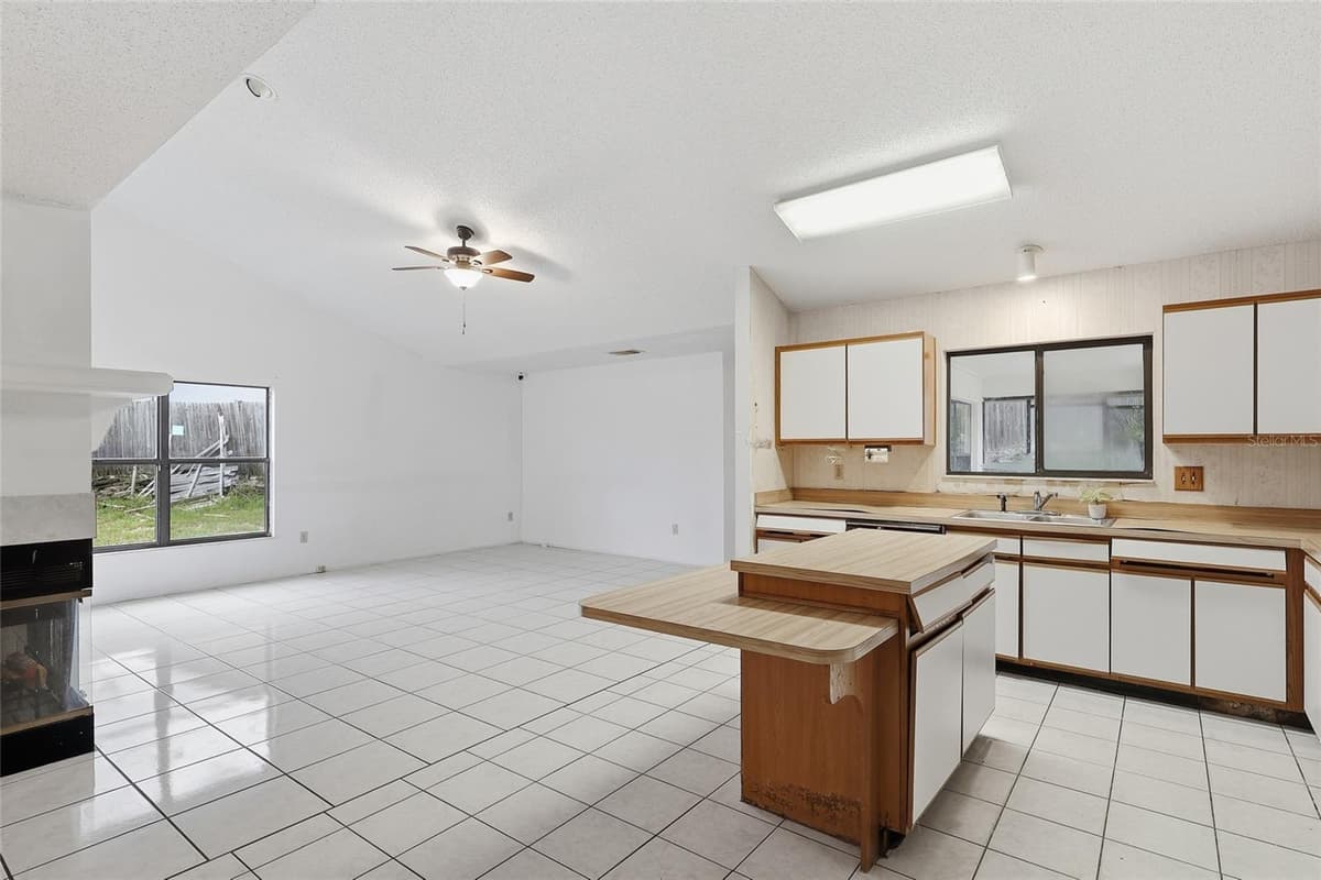 2939 DANFORTH DRIVE — photo 4 of 25