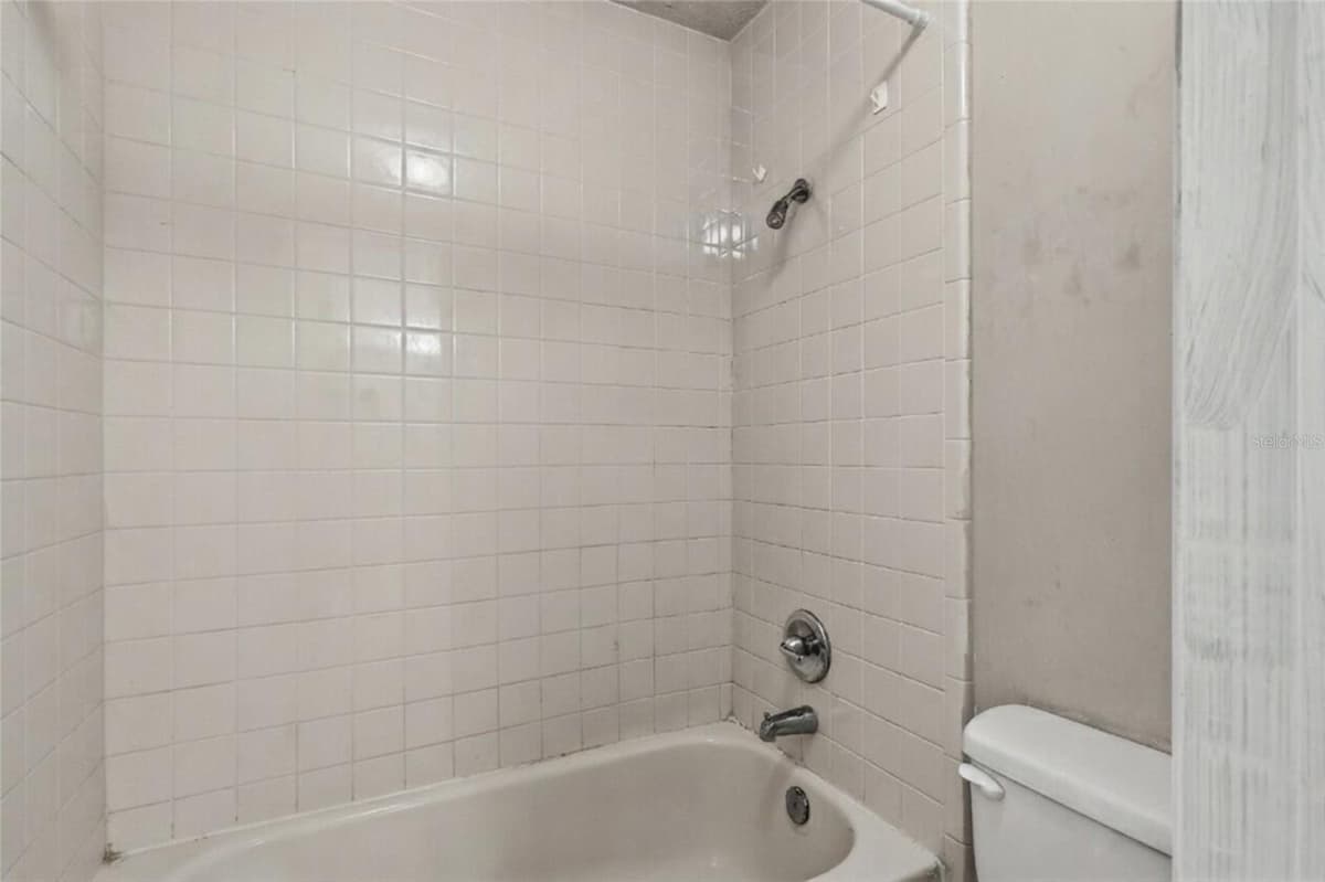2939 DANFORTH DRIVE — photo 13 of 25
