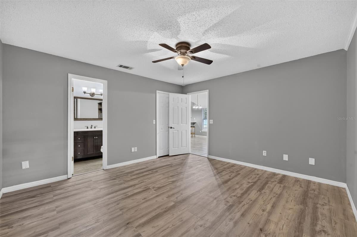 117 SHADY OAK LANE — photo 19 of 21