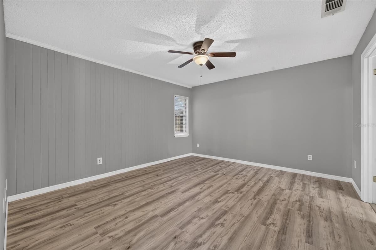 117 SHADY OAK LANE — photo 17 of 21