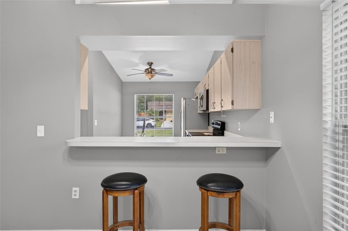 117 SHADY OAK LANE — photo 7 of 21