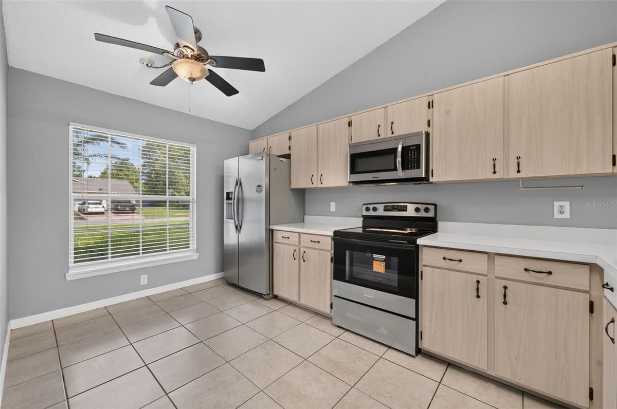 117 SHADY OAK LANE — photo 9 of 21