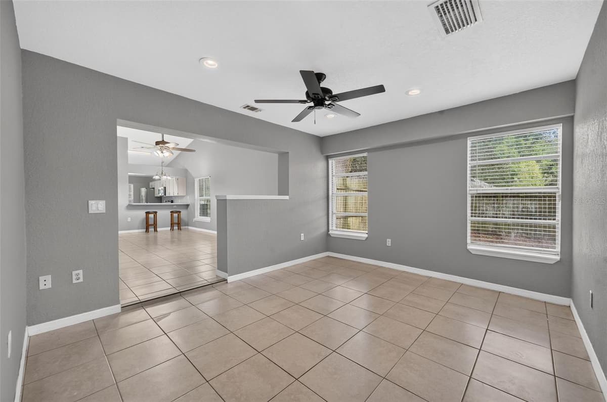 117 SHADY OAK LANE — photo 14 of 21