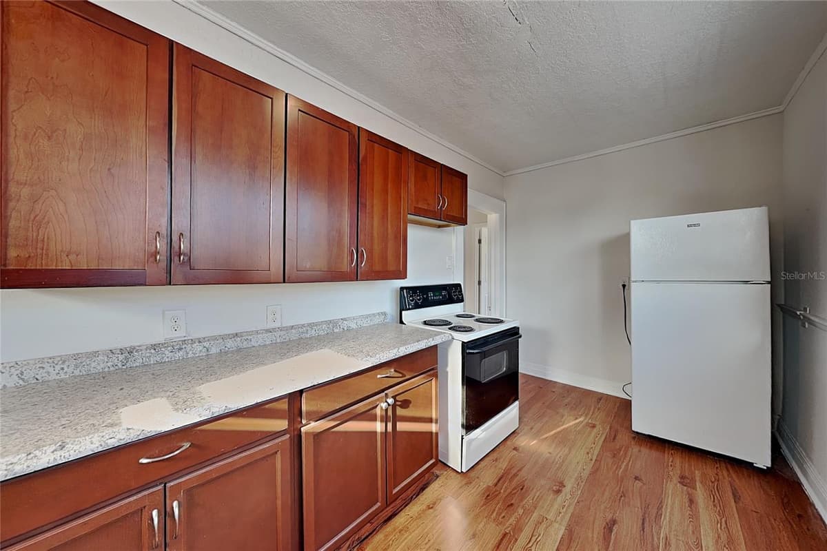 2904 CHESTNUT STREET — photo 5 of 25