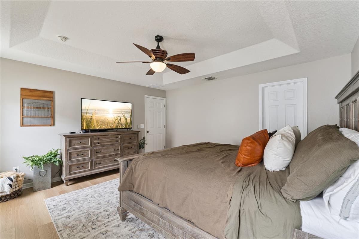 13736 PHOENIX DRIVE — photo 17 of 36