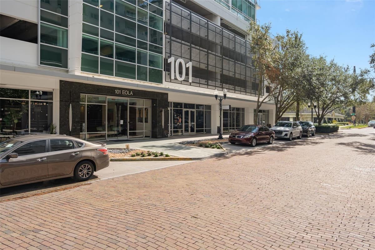 101 EOLA DRIVE — photo 75 of 88