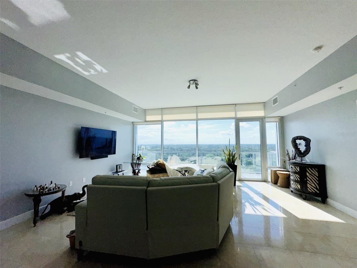 101 EOLA DRIVE — photo 35 of 88