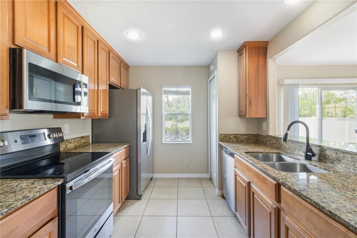 10932 BRICKSIDE COURT — photo 11 of 37