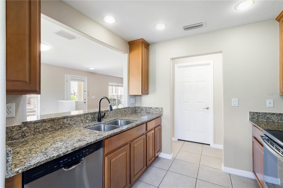 10932 BRICKSIDE COURT — photo 13 of 37