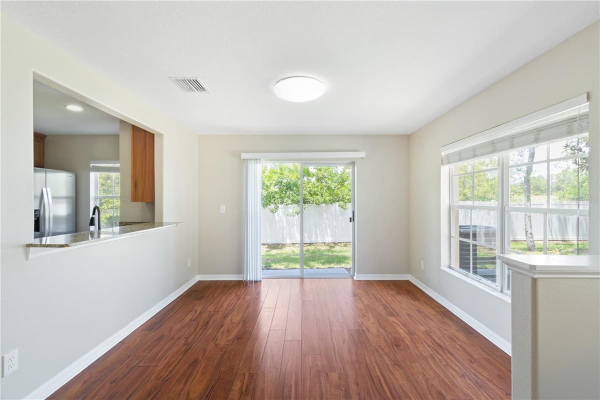 10932 BRICKSIDE COURT — photo 9 of 37
