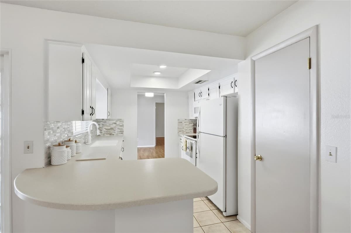 4 CARRIAGE HILL CIRCLE — photo 26 of 66
