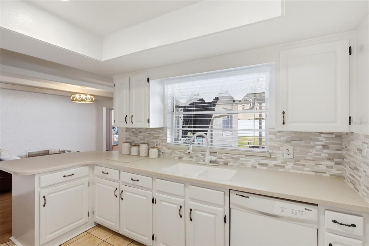 4 CARRIAGE HILL CIRCLE — photo 22 of 66