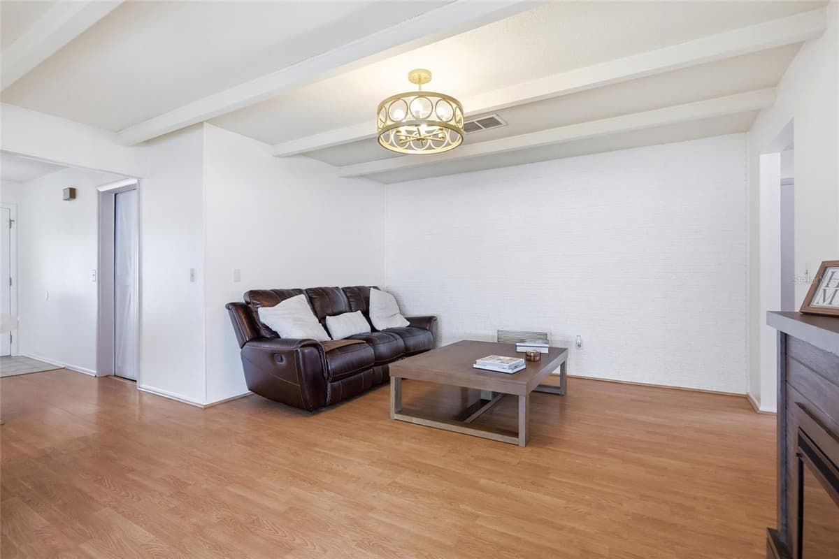 4 CARRIAGE HILL CIRCLE — photo 30 of 66