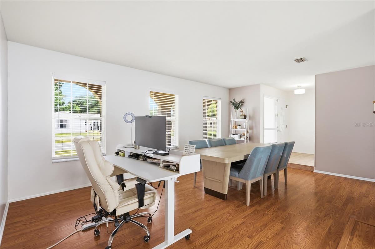 4 CARRIAGE HILL CIRCLE — photo 12 of 66