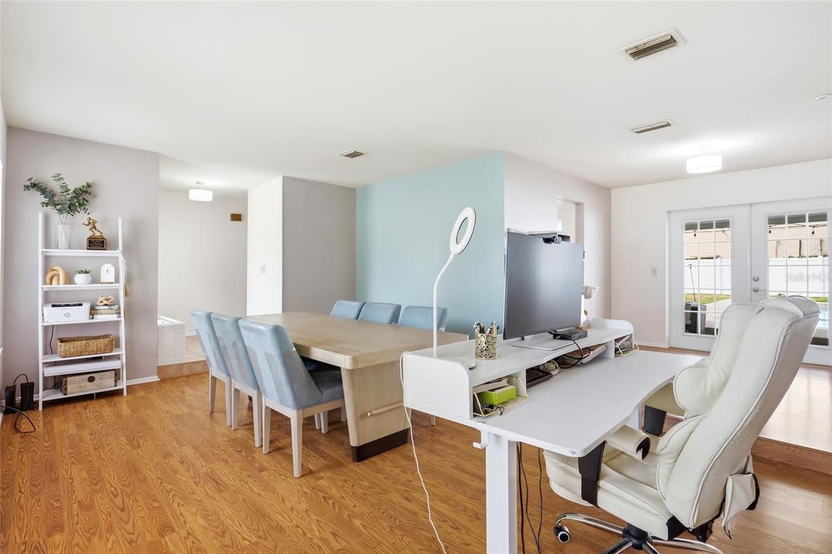 4 CARRIAGE HILL CIRCLE — photo 13 of 66