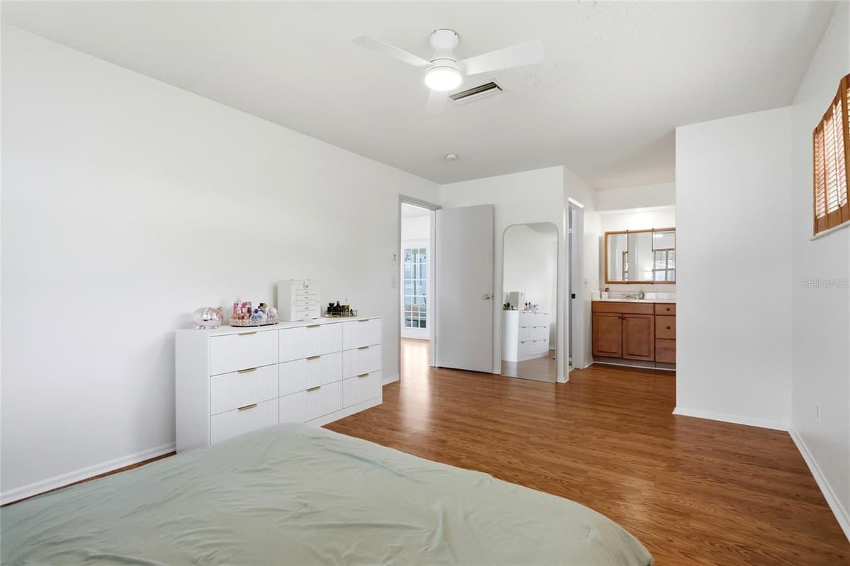 4 CARRIAGE HILL CIRCLE — photo 17 of 66