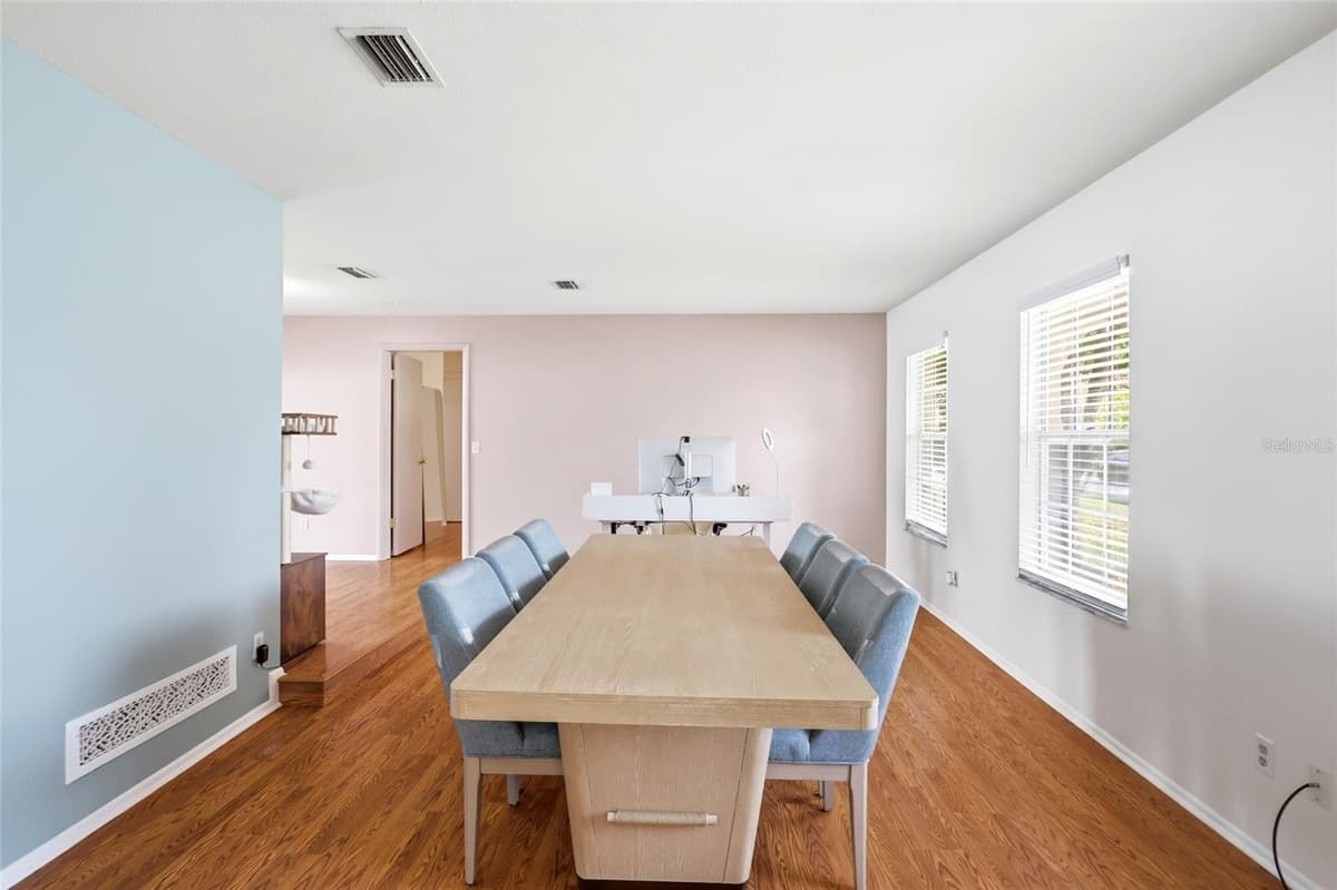 4 CARRIAGE HILL CIRCLE — photo 10 of 66