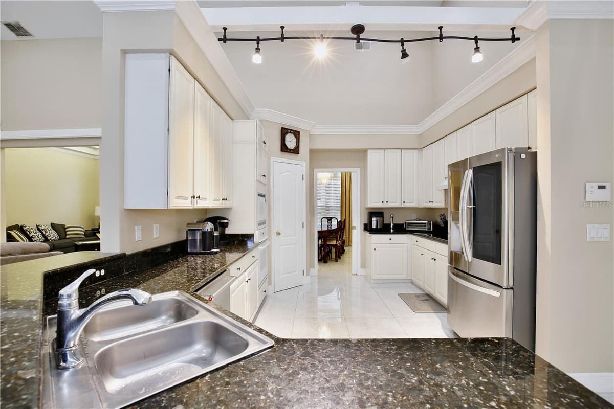9374 WICKHAM WAY — photo 9 of 58