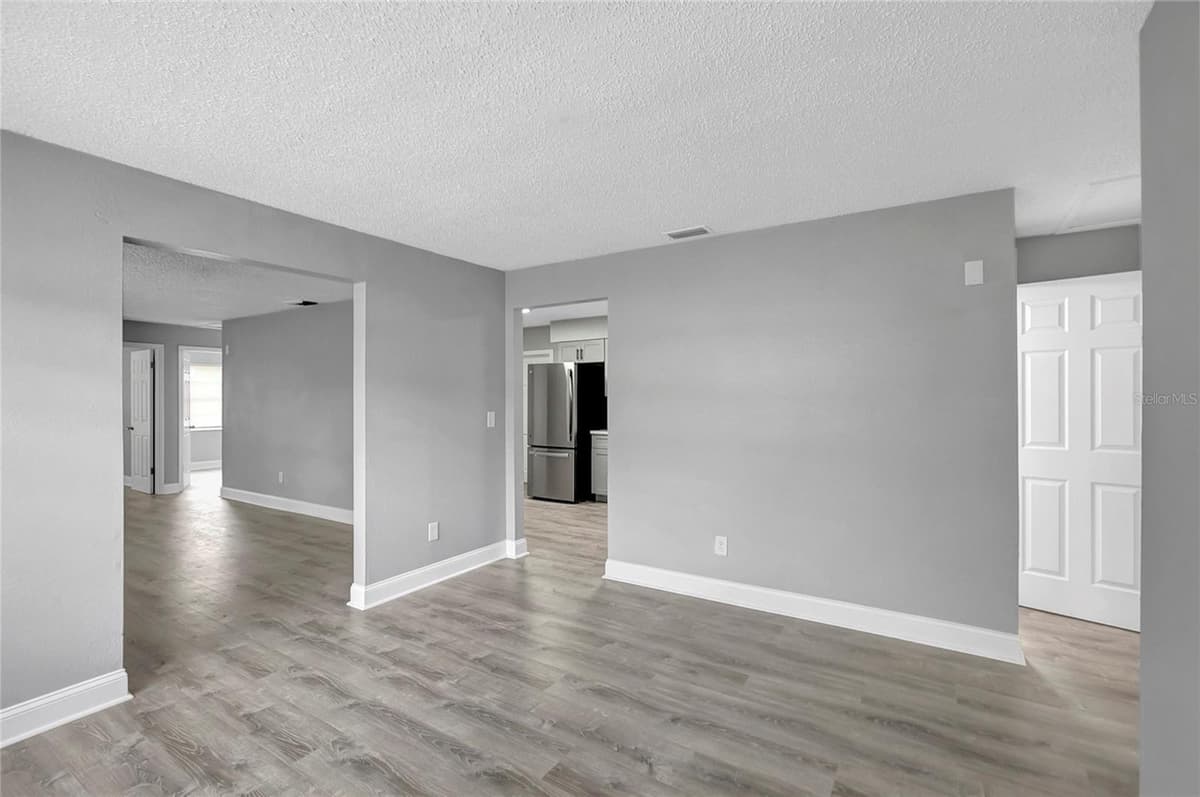 1615 SITKA STREET — photo 8 of 32